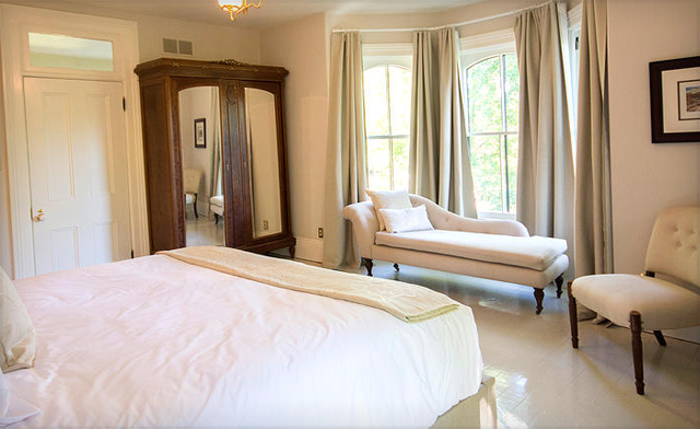 Image of Romantic Niagara-on-the-Lake Heritage Stay