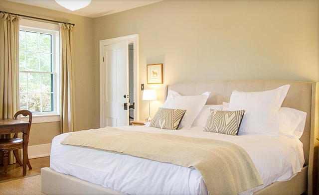 Image of Romantic Niagara-on-the-Lake Heritage Stay