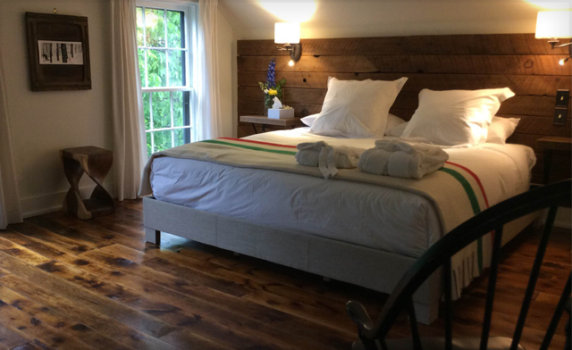 Image of Romantic Niagara-on-the-Lake Heritage Stay